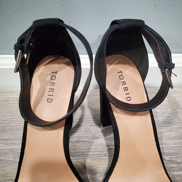 Torrid Womens Sz 10.5W Black Block Heels Open Toe Ankle Straps Suede 4 Inch Heel - Picture 3 of 13
